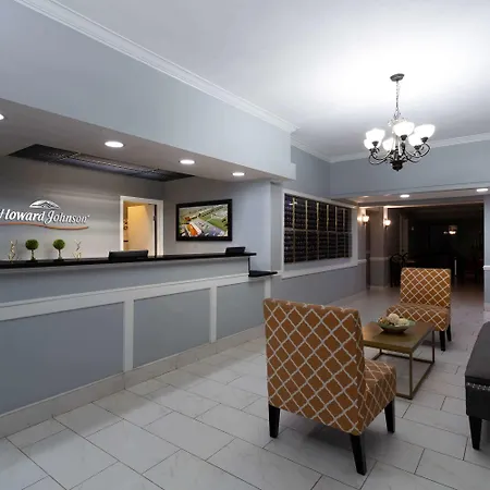 Howard Johnson By Wyndham Waukegan Great Lakes
