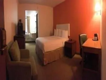 Hotel Howard Johnson By Wyndham Great Lakes 2*