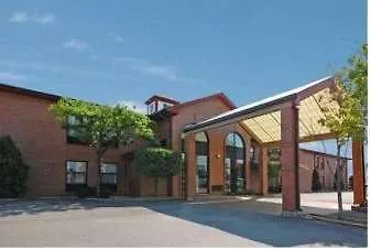 Howard Johnson By Wyndham Great Lakes Hotel 2*