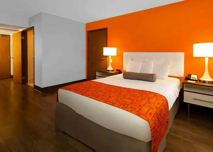 Hotel Howard Johnson By Wyndham Great Lakes