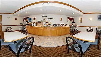 Hotel Howard Johnson By Wyndham Great Lakes Waukegan