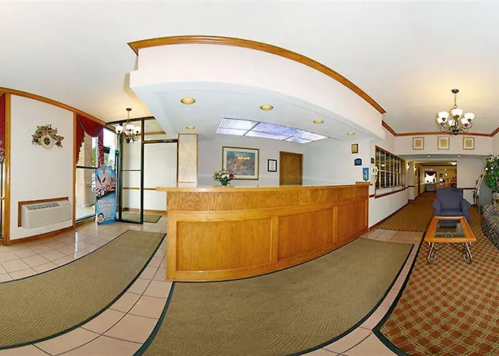 Hotel Howard Johnson By Wyndham Great Lakes